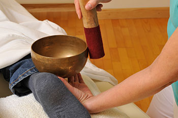 Wellnessmassage: Klangschalenmassage